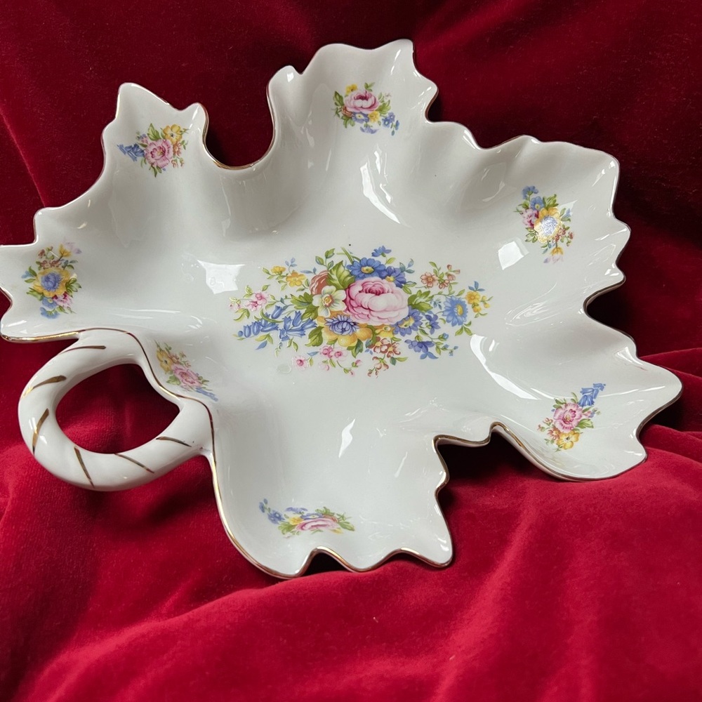 Vintage I .Godinger & Co. Handled, Gold Rimmed Dish. ‘Antique Reflections’